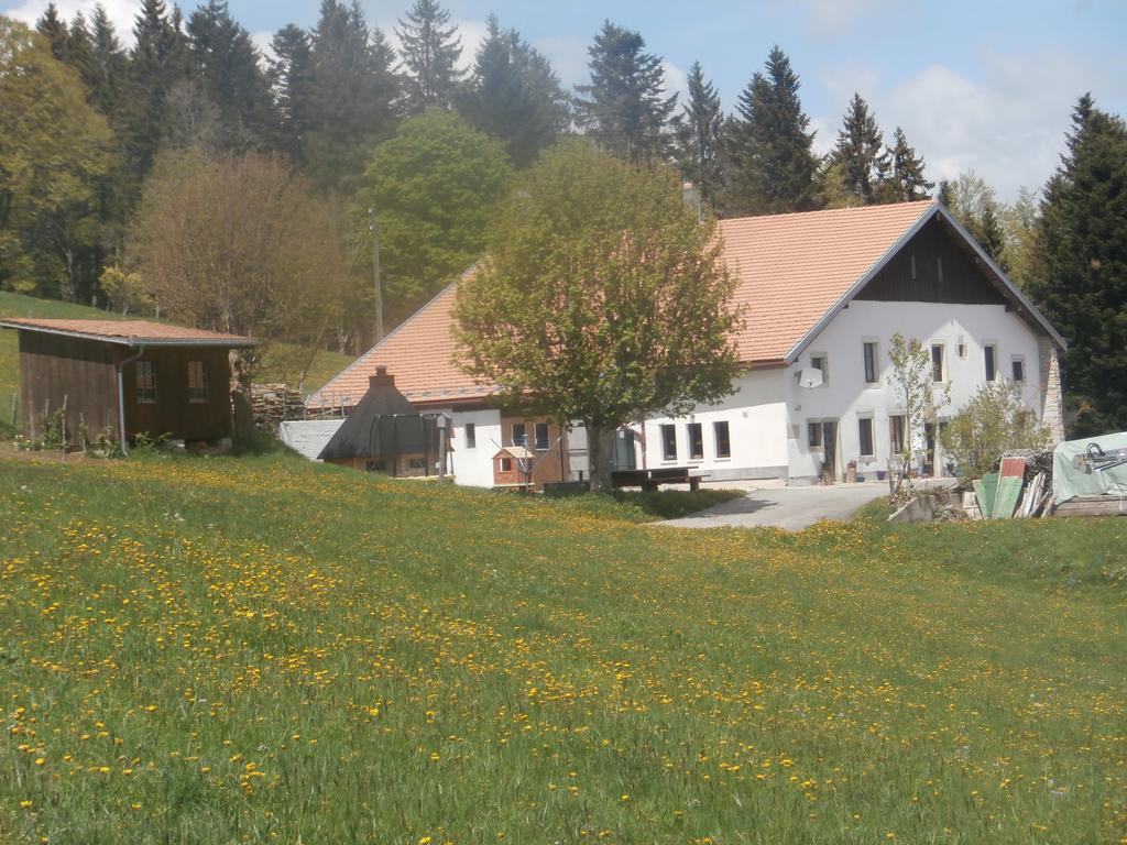 B&B La Ferme De Pouillerel La Chaux De Fonds Eksteriør bilde