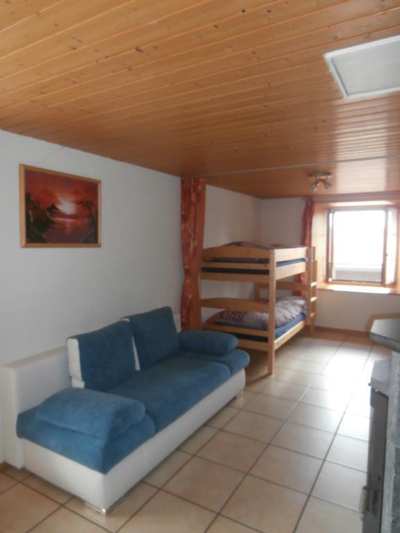 B&B La Ferme De Pouillerel La Chaux De Fonds Rom bilde
